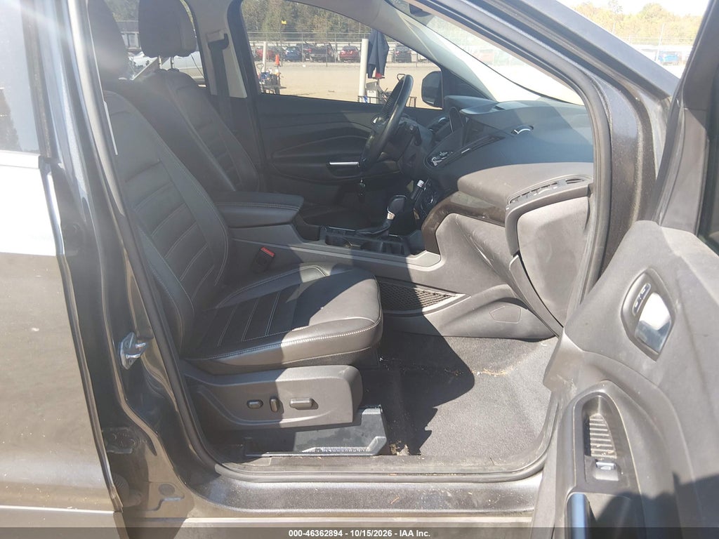 2017 Ford Escape Titanium photo 5