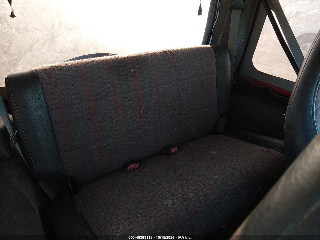2000 Jeep Wrangler SE photo 8