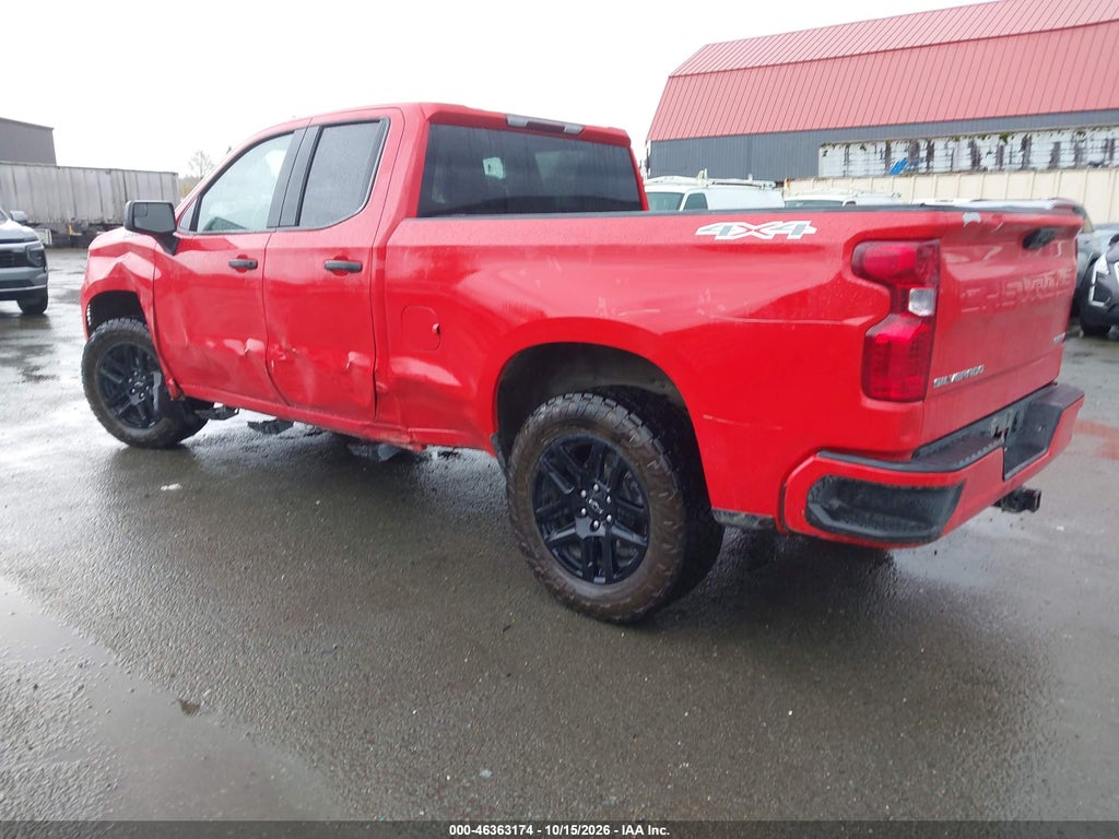 2023 Chevrolet Silverado 1500 4WD Standard BED Custom photo 3