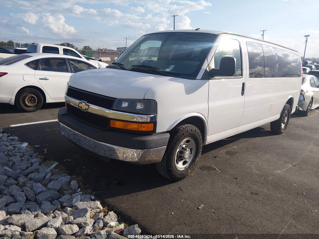 2015 Chevrolet Express 3500 LT photo 2