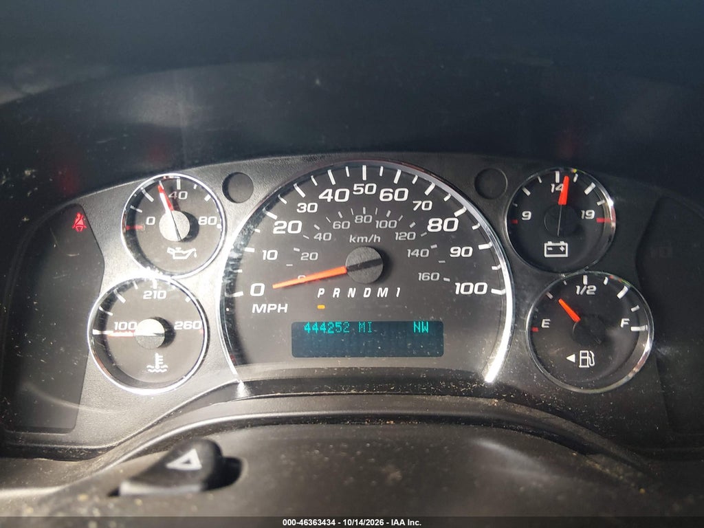 2015 Chevrolet Express 3500 LT photo 7