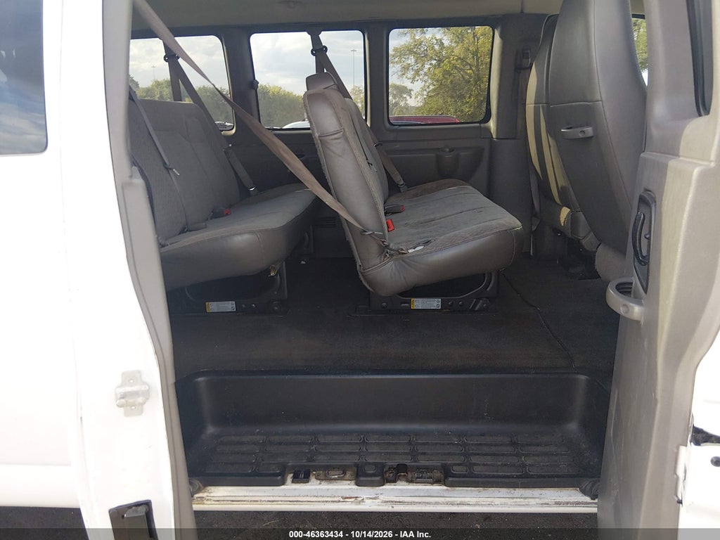 2015 Chevrolet Express 3500 LT photo 8