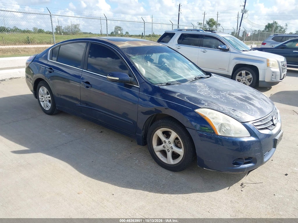 2010 Nissan Altima 2.5 S photo 1