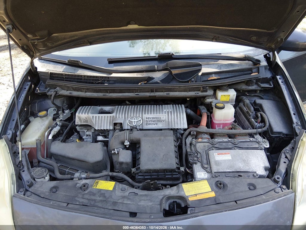 2012 Toyota Prius Three photo 10