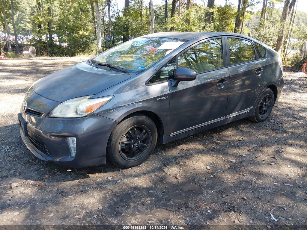 2012 Toyota Prius Three photo 2