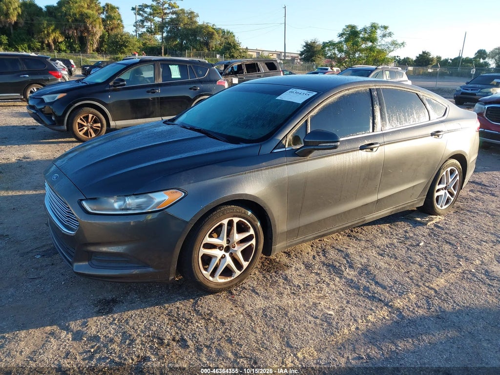 2015 Ford Fusion SE photo 2