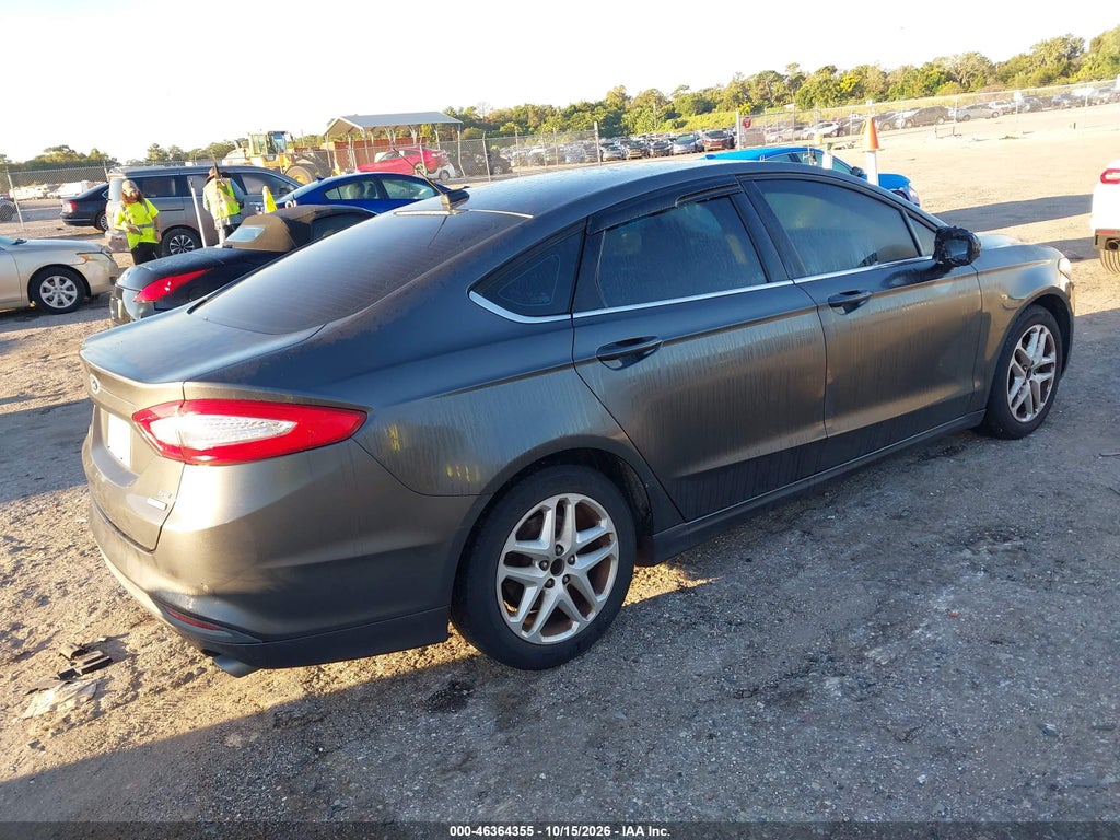 2015 Ford Fusion SE photo 4