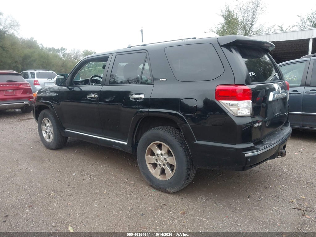 2010 Toyota 4RUNNER SR5 V6 photo 3