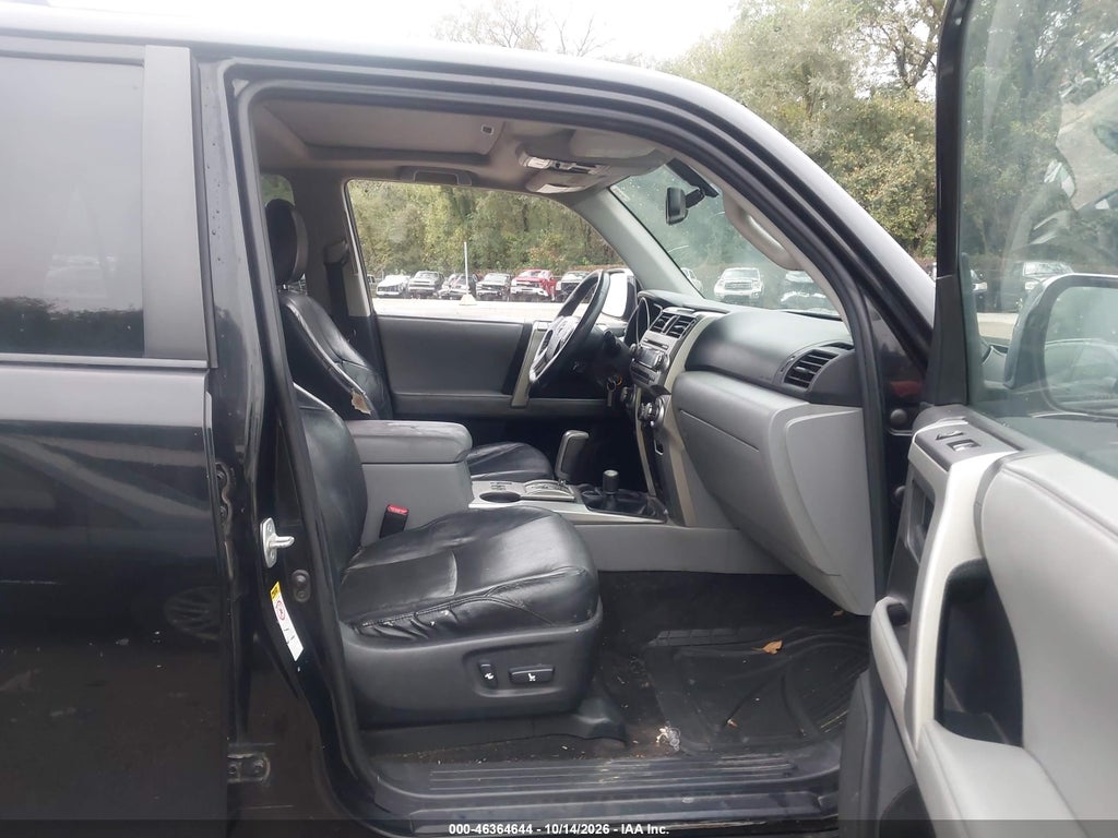 2010 Toyota 4RUNNER SR5 V6 photo 5