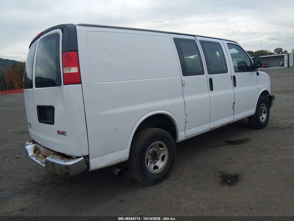 2014 GMC Savana 2500 Work Van photo 4