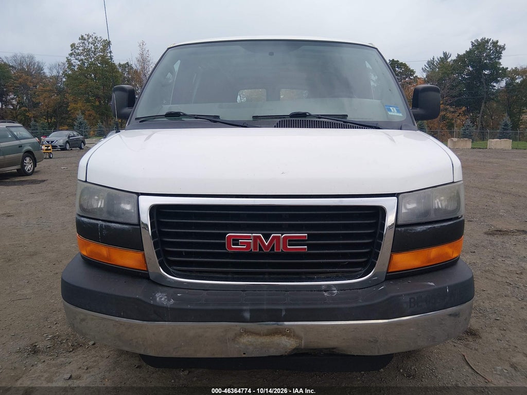 2014 GMC Savana 2500 Work Van photo 6