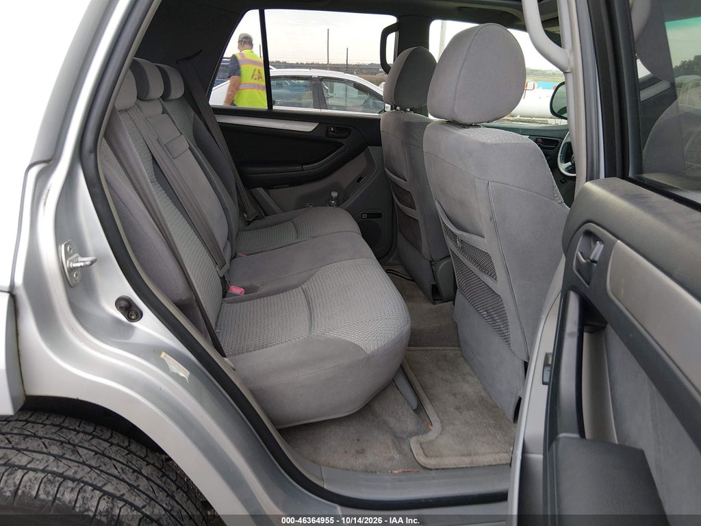 2004 Toyota 4RUNNER SR5 V8 photo 8