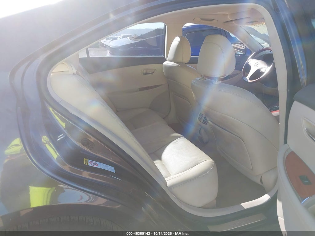 2011 Lexus ES 350 photo 8