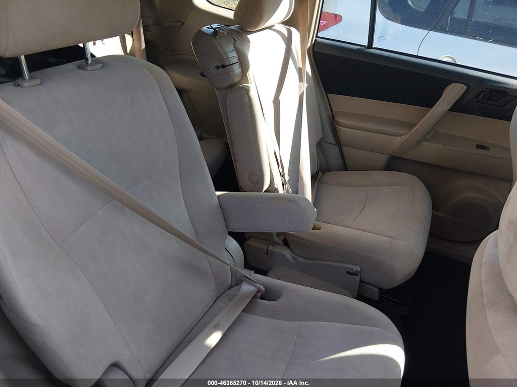 2011 Toyota Highlander Base V6 photo 8