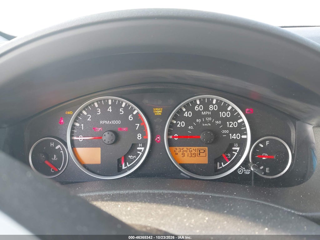 2010 Nissan Pathfinder SE photo 7