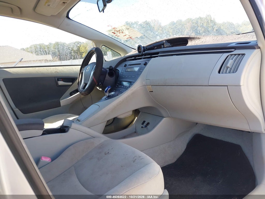2011 Toyota Prius TWO photo 5