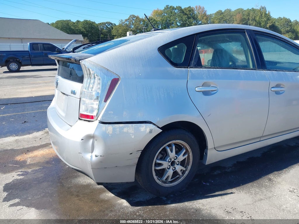 2011 Toyota Prius TWO photo 6