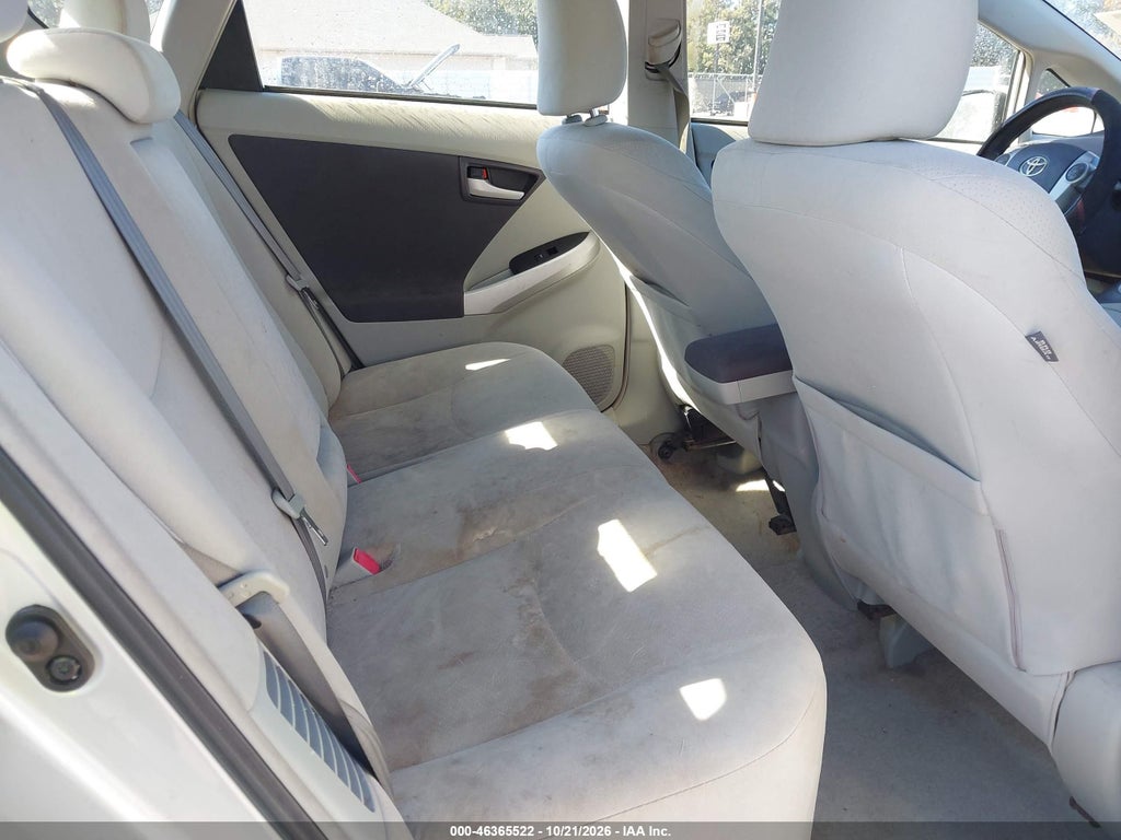 2011 Toyota Prius TWO photo 8