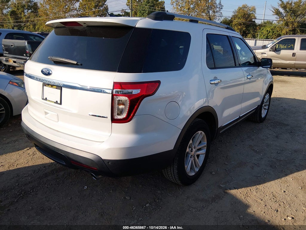 2013 Ford Explorer XLT photo 4
