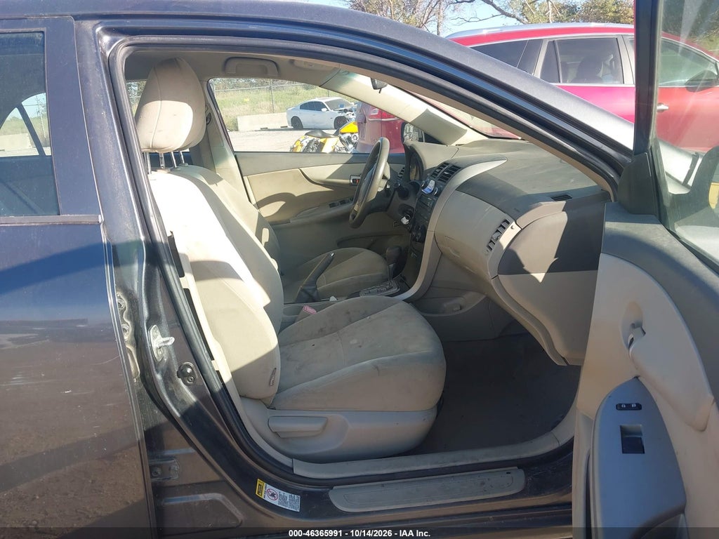 2010 Toyota Corolla LE photo 5