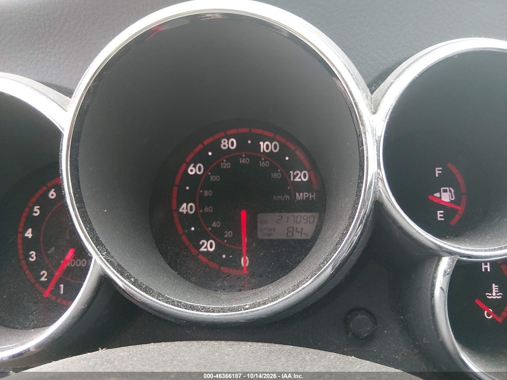 2005 Pontiac Vibe photo 7
