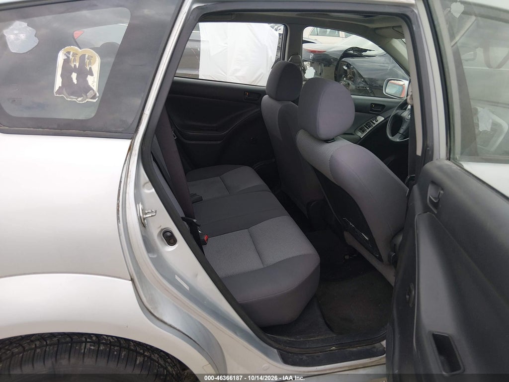 2005 Pontiac Vibe photo 8