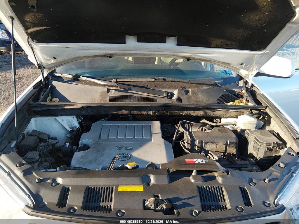 2012 Toyota Highlander Base V6 photo 10