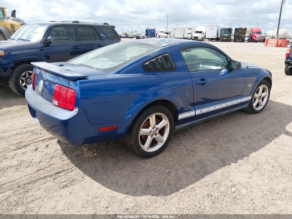 2009 Ford Mustang V6/V6 Premium photo 4
