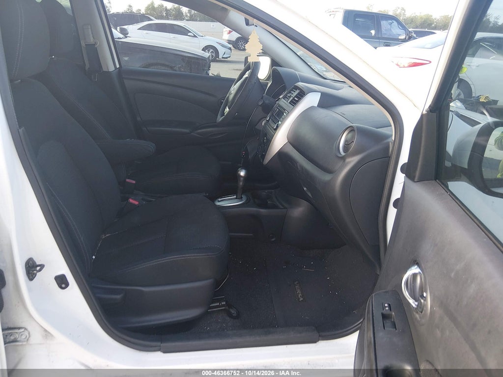 2016 Nissan Versa 1.6 S/1.6 S+/1.6 SL/1.6 SV photo 5