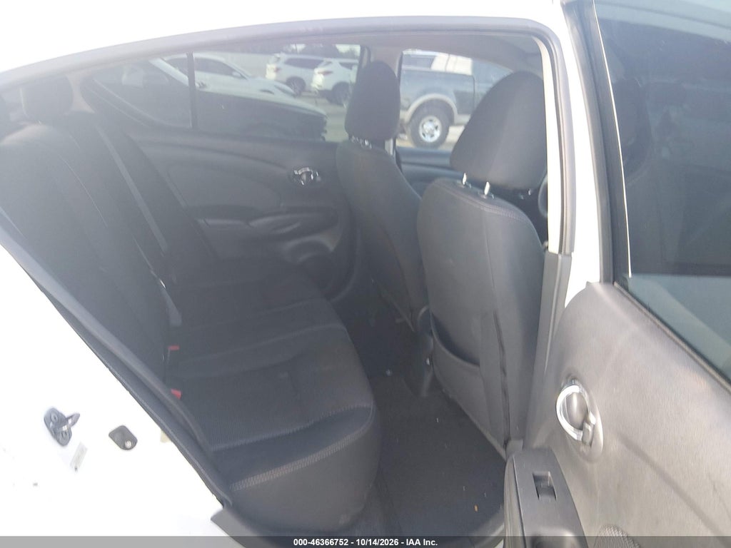 2016 Nissan Versa 1.6 S/1.6 S+/1.6 SL/1.6 SV photo 8