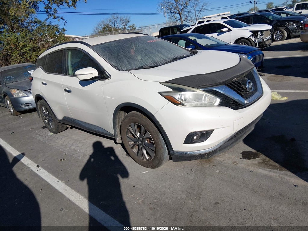 2015 Nissan Murano SV photo 1
