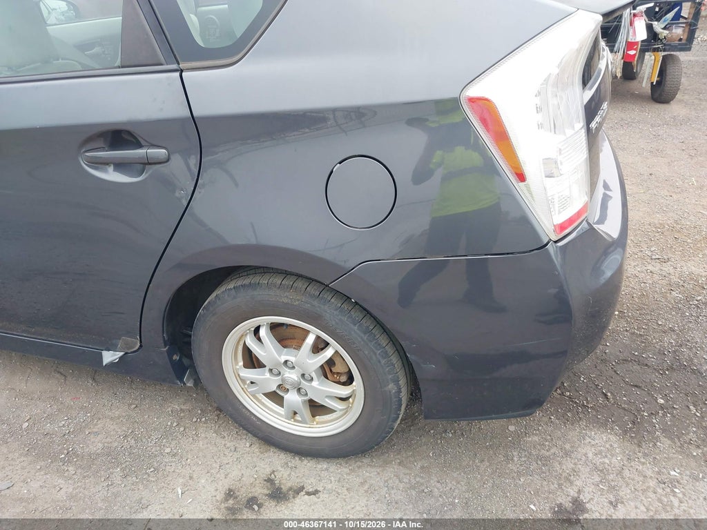 2010 Toyota Prius III photo 6