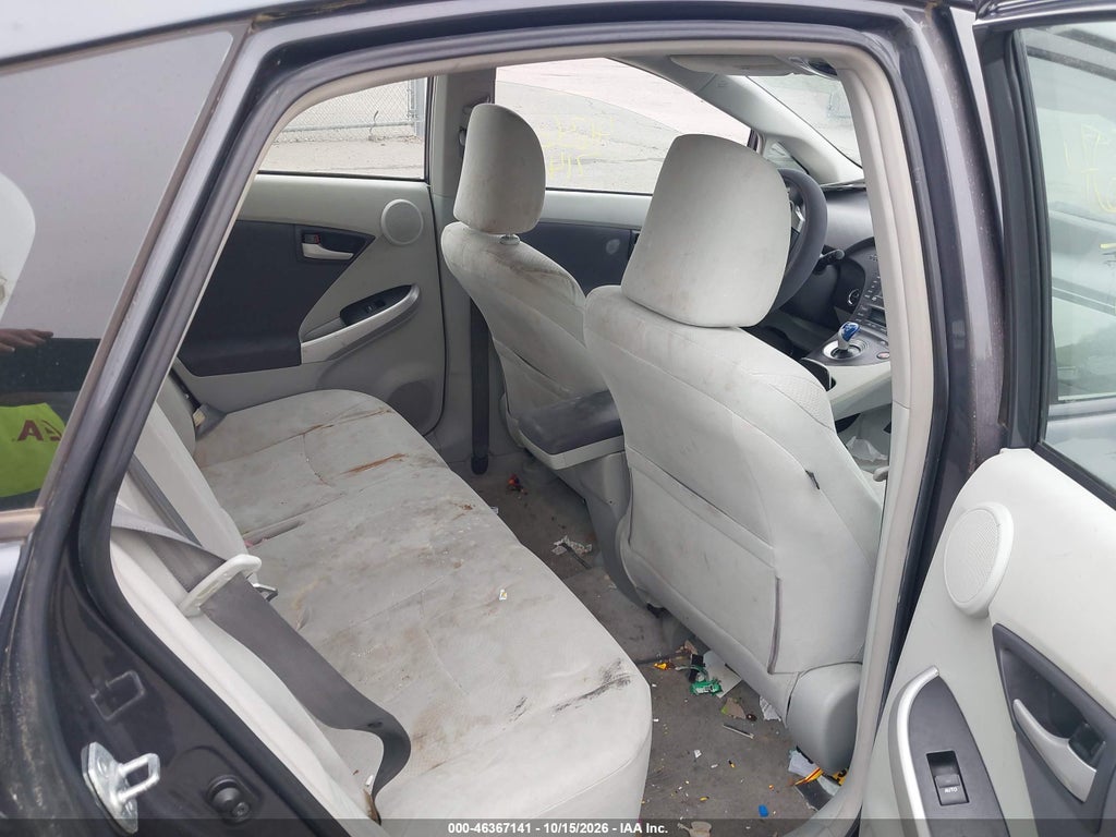 2010 Toyota Prius III photo 8