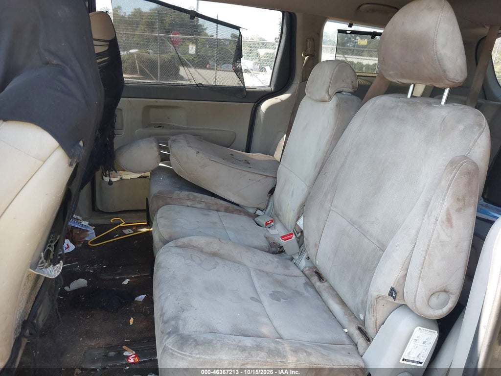 2015 Kia Sedona LX photo 8