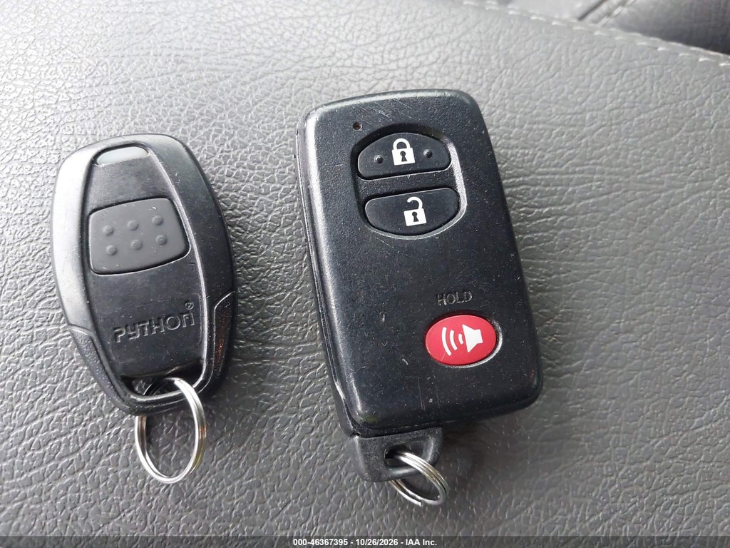2013 Toyota Prius TWO photo 11