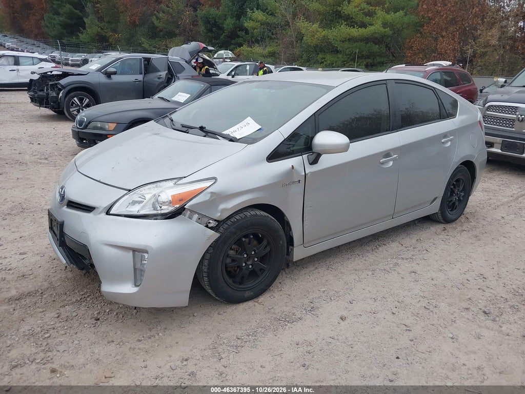 2013 Toyota Prius TWO photo 2