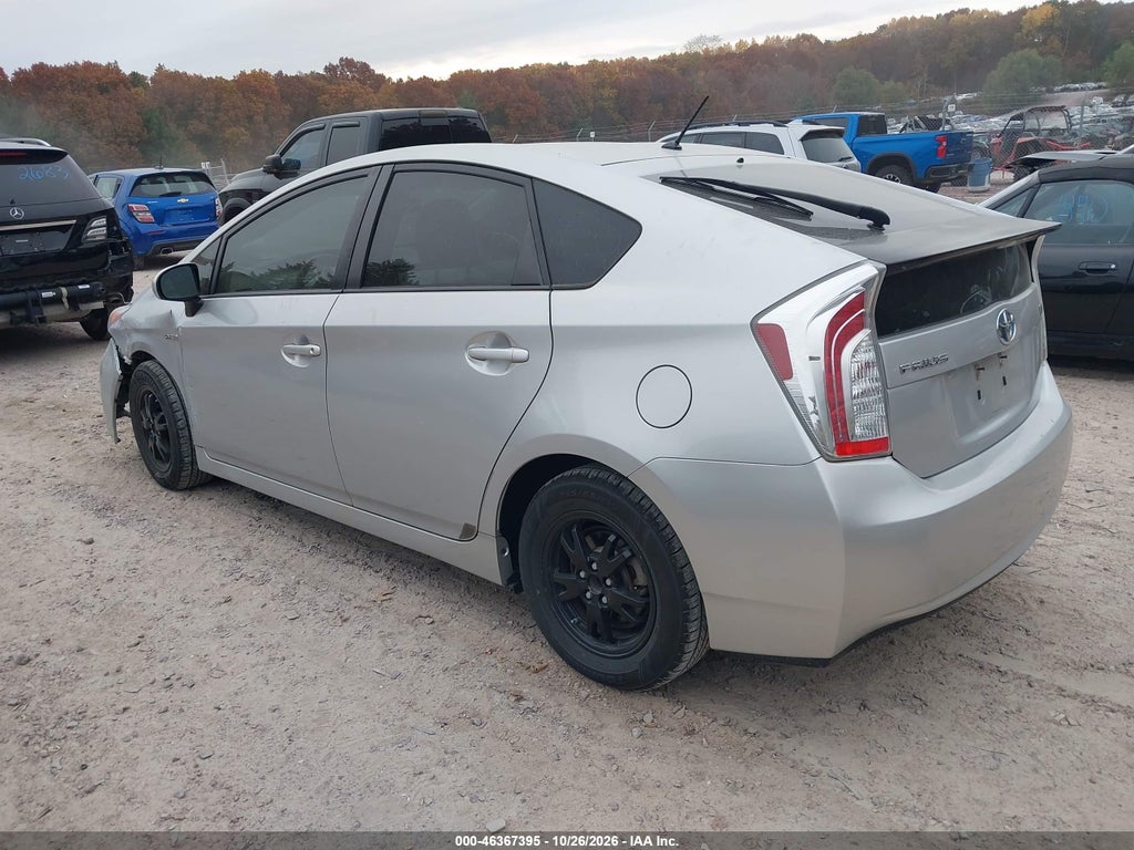 2013 Toyota Prius TWO photo 3