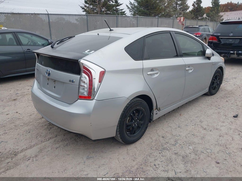 2013 Toyota Prius TWO photo 4