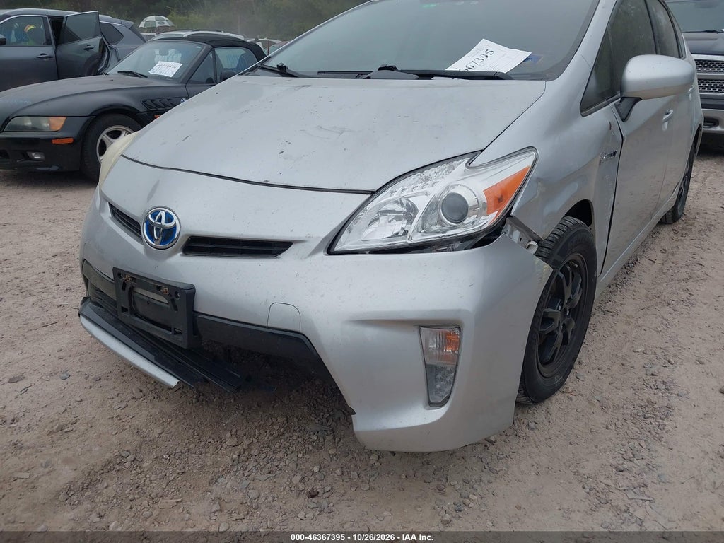 2013 Toyota Prius TWO photo 6