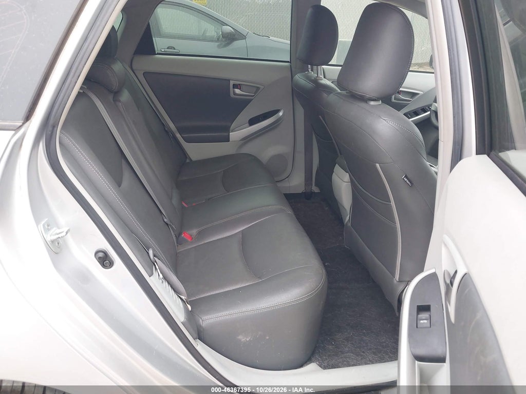2013 Toyota Prius TWO photo 8