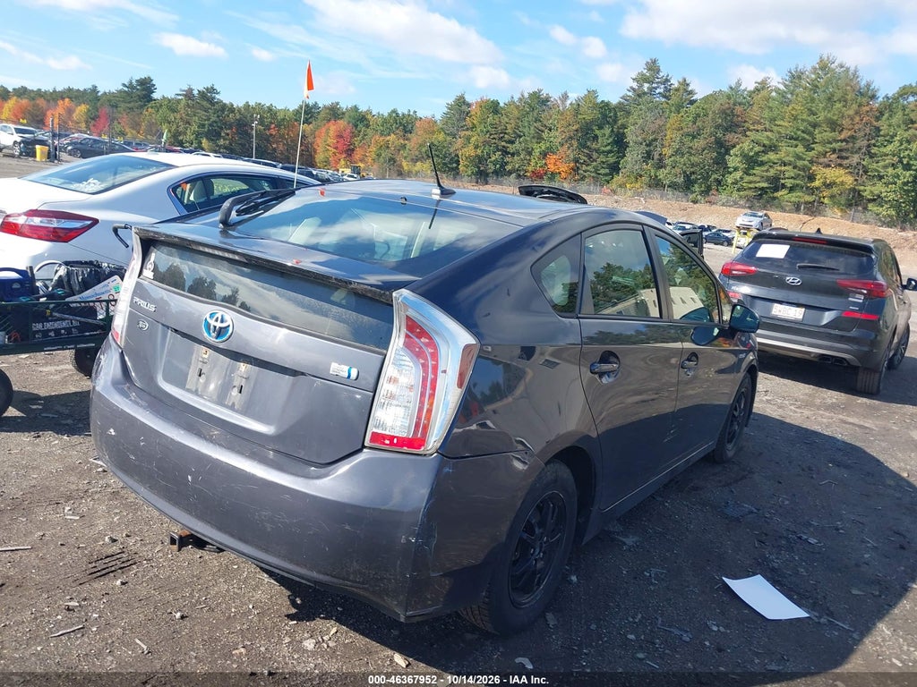 2012 Toyota Prius Four photo 4