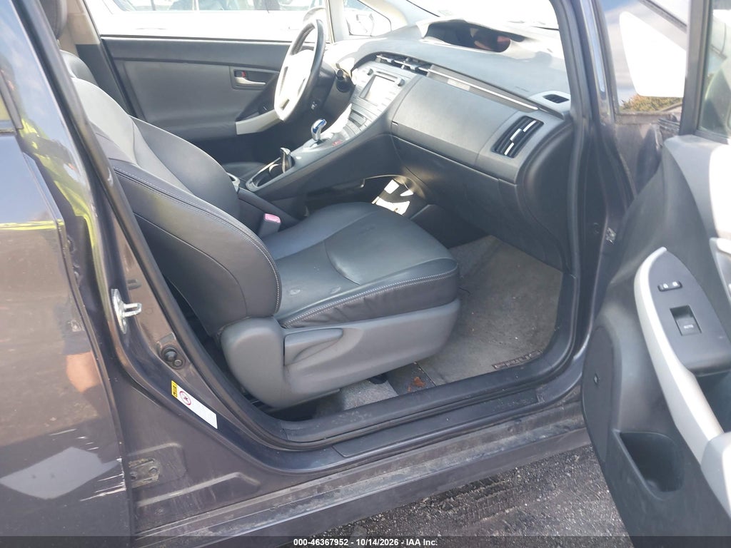 2012 Toyota Prius Four photo 5