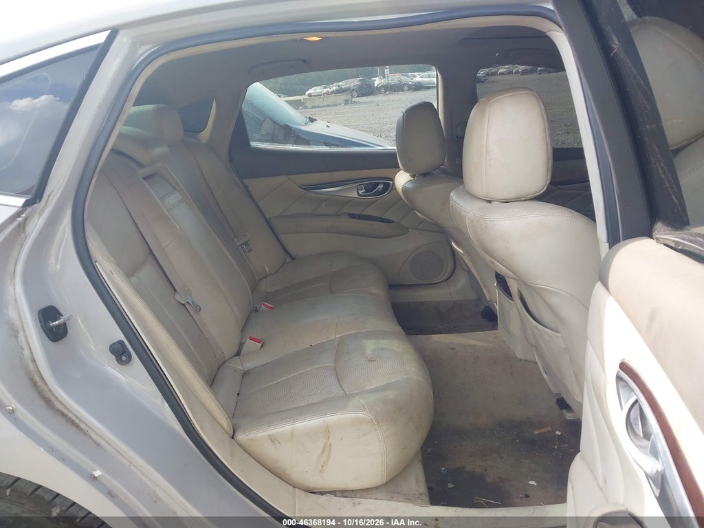 2015 Infiniti Q70L 3.7 photo 8