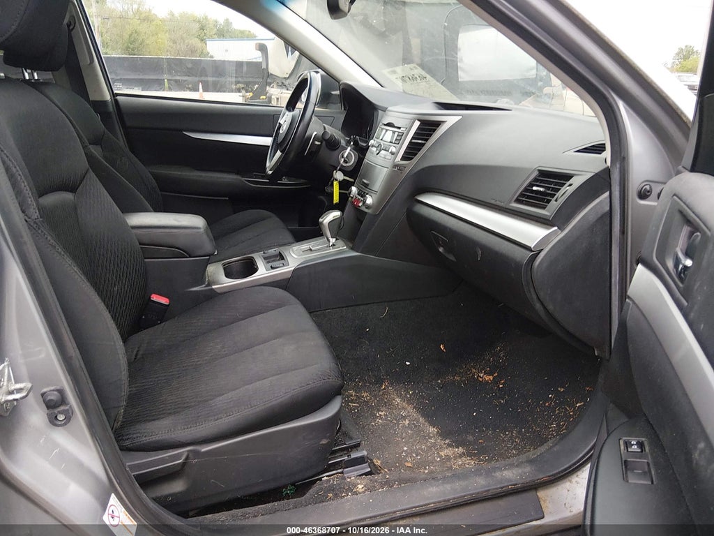 2011 Subaru Outback 2.5I Premium photo 5