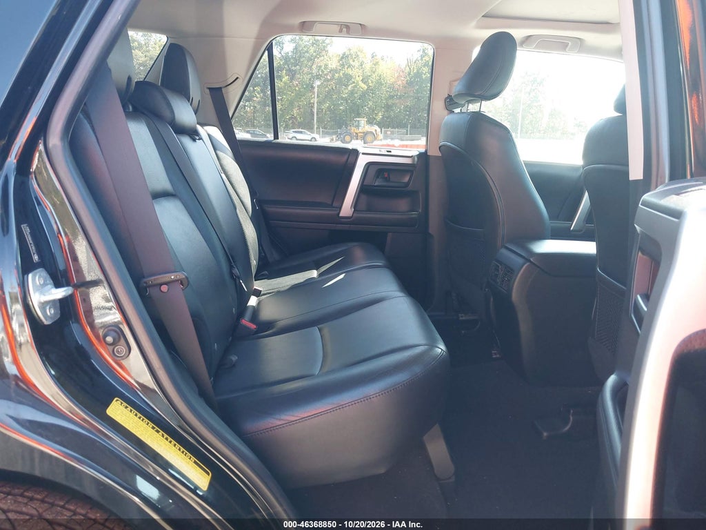 2011 Toyota 4RUNNER Limited V6 photo 8