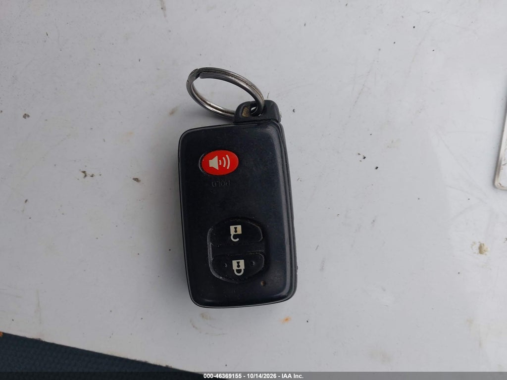 2012 Toyota Prius V Three photo 11