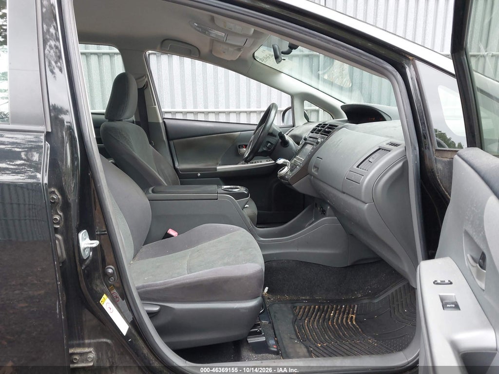 2012 Toyota Prius V Three photo 5