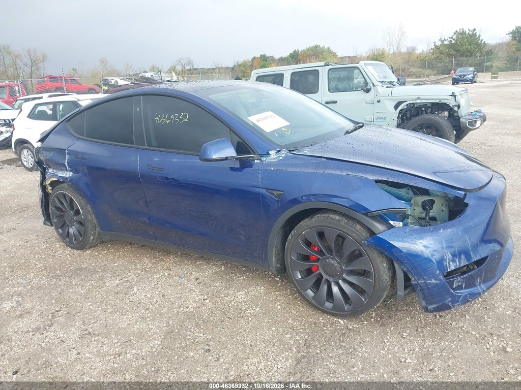 2024 Tesla Model Y Performance Dual Motor ALL-Wheel Drive photo 6
