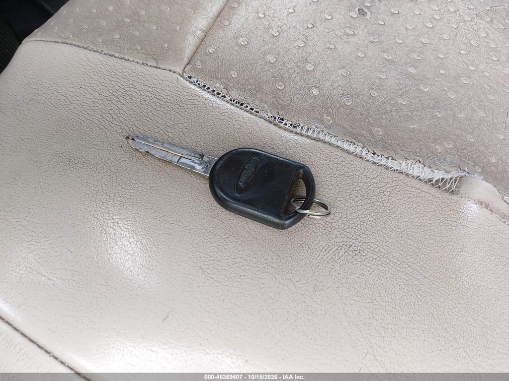 2010 Ford F-150 FX4/Harley-Davidson/King Ranch/Lariat/Platinum/XL/XLT photo 11
