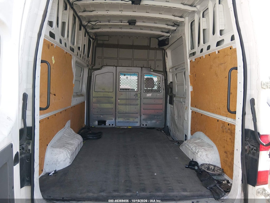 2018 Nissan NV Cargo NV2500 HD SV V6 photo 8